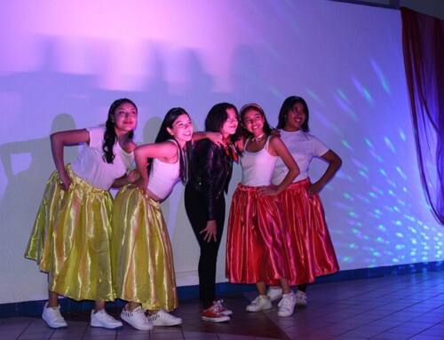 Prepa UMAD Zavaleta muestra talento en Liceo de Bienvenida