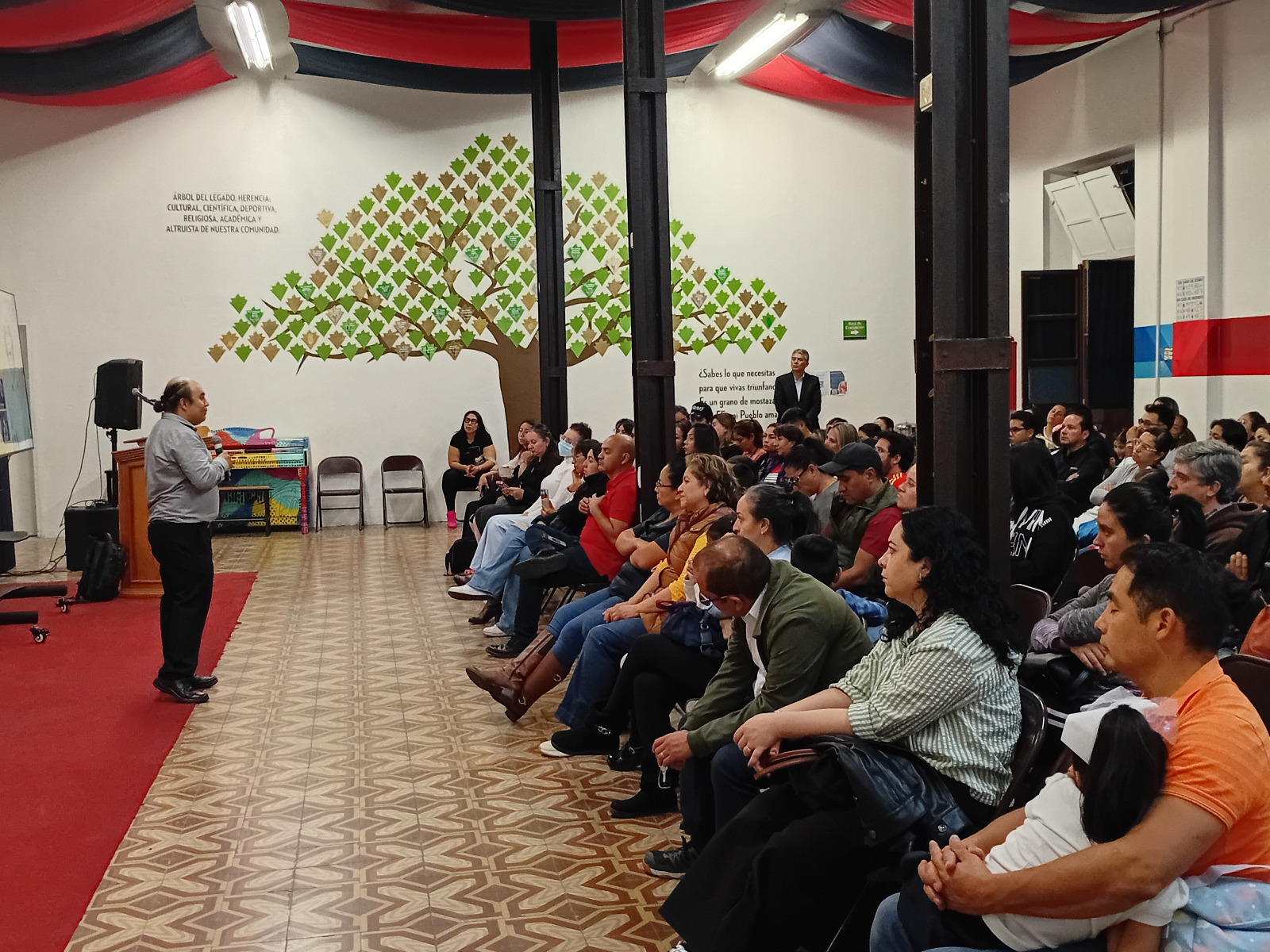 IMM Centro fortalece la alianza entre escuela y familia durante la entrega de boletas y conferencia “Neurodidáctica en acción”