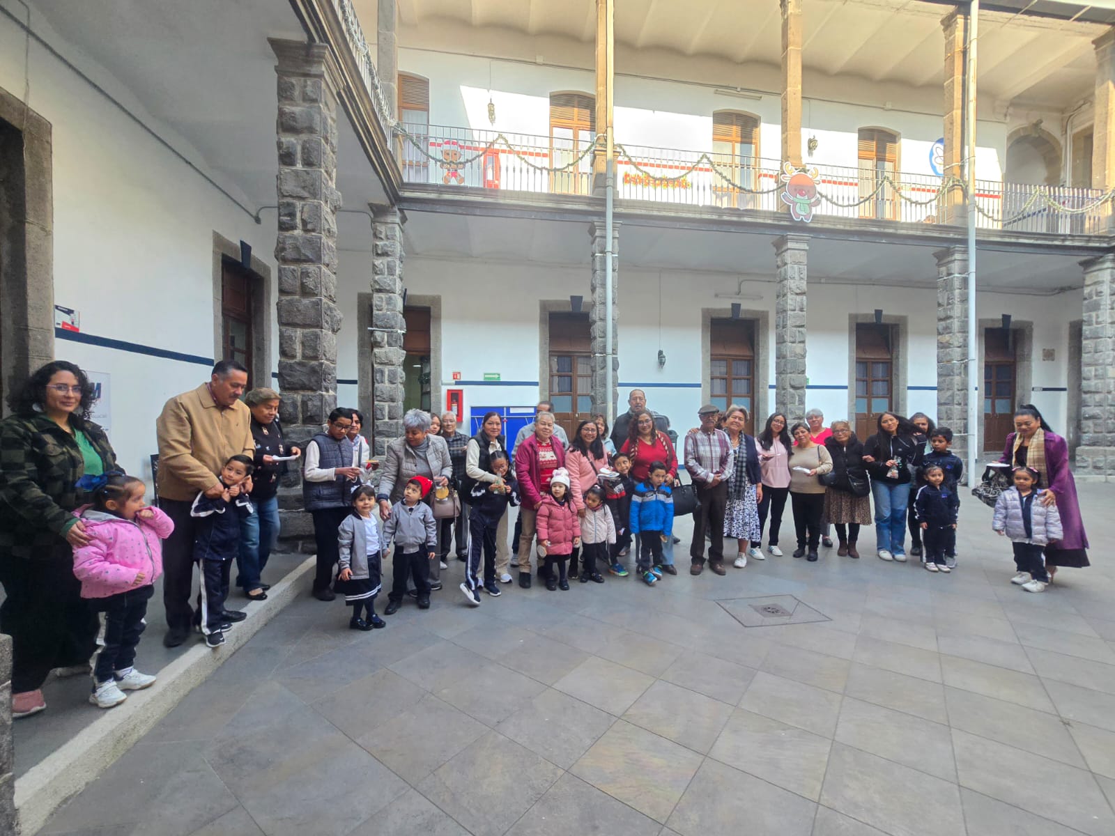 Un encuentro que llena el alma: abuelos y nietos comparten un momento especial en el IMM Centro