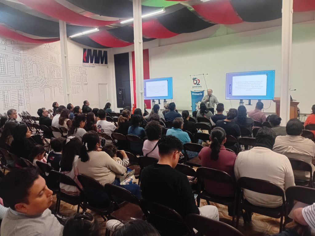 IMM Centro fortalece el vínculo familia–escuela con la firma de boletas