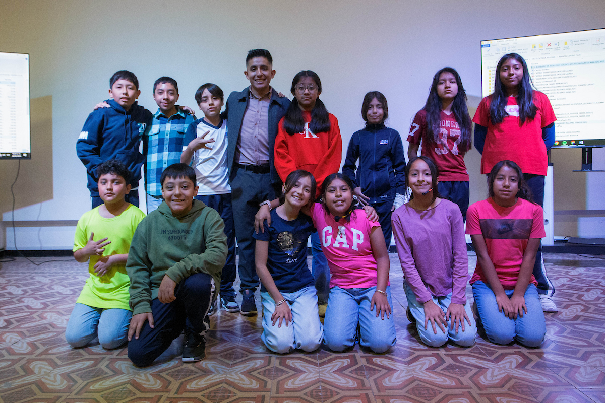 Puebla, Pue. Miércoles 26 de marzo de 2026.- Alumnos de sexto grado del Instituto Mexicano Madero durante la presentación de la obra de teatro "Cerebro" dirigida a estudiantes de preescolar, con mensajes sobre el cuidado del cerebro mediante hábitos saludables. (Foto: José Carlos Nájera Medel)