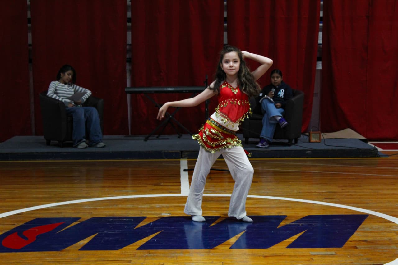 Talento que inspira: estudiantes del IMM Centro brillan en su Show de Talentos