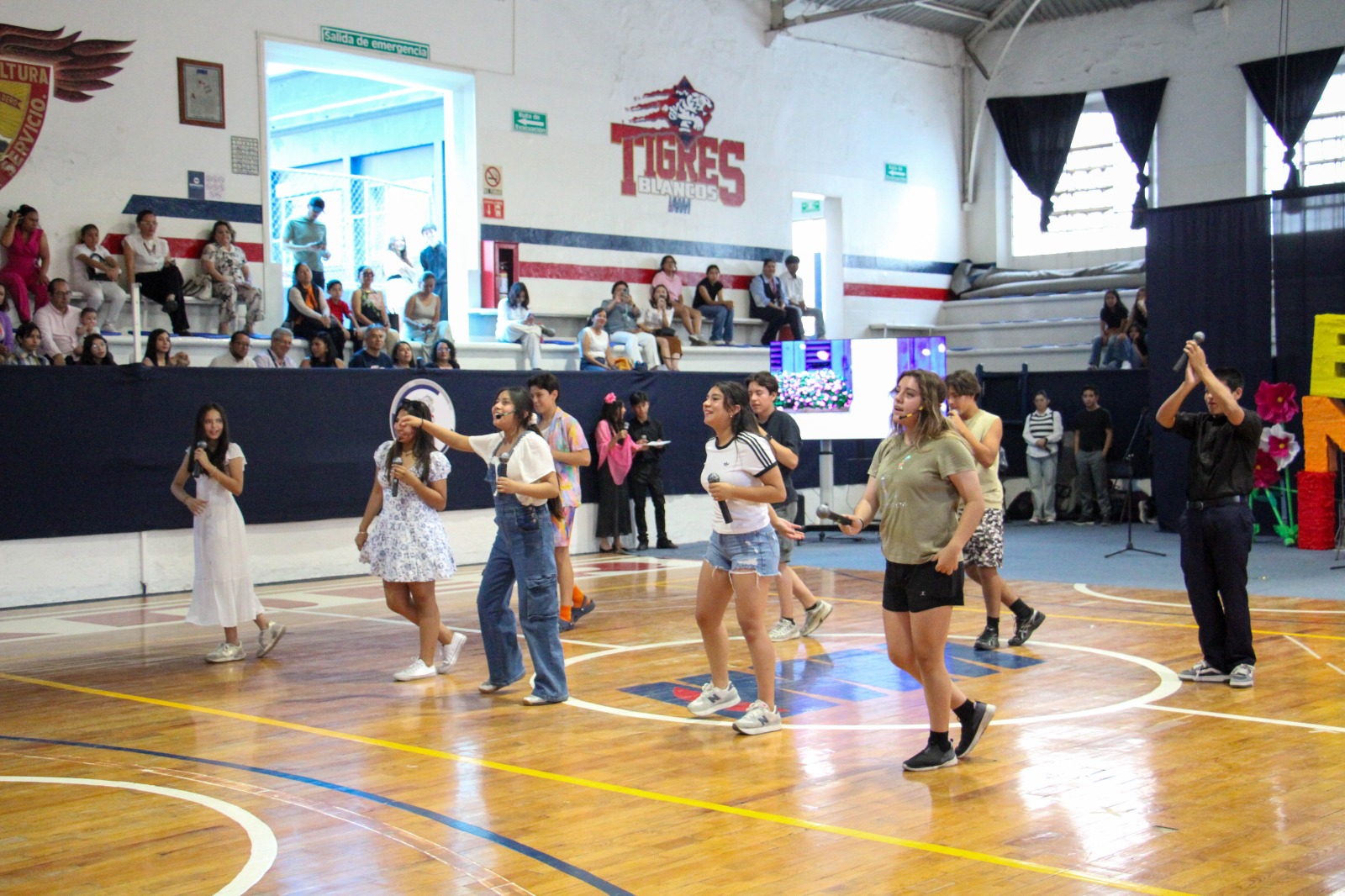Música, risas y emociones: IMM Centro celebra a las mamás de Secundaria con un festival inolvidable
