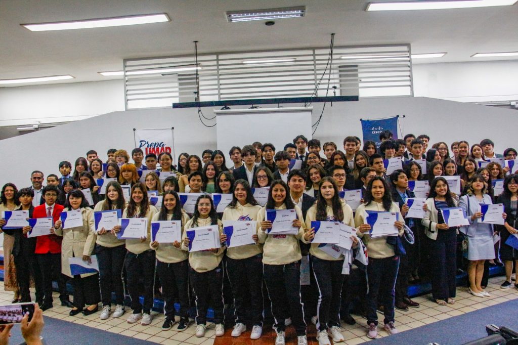 Prepa UMAD Zavaleta reconoce el talento y la excelencia académica de sus estudiantes