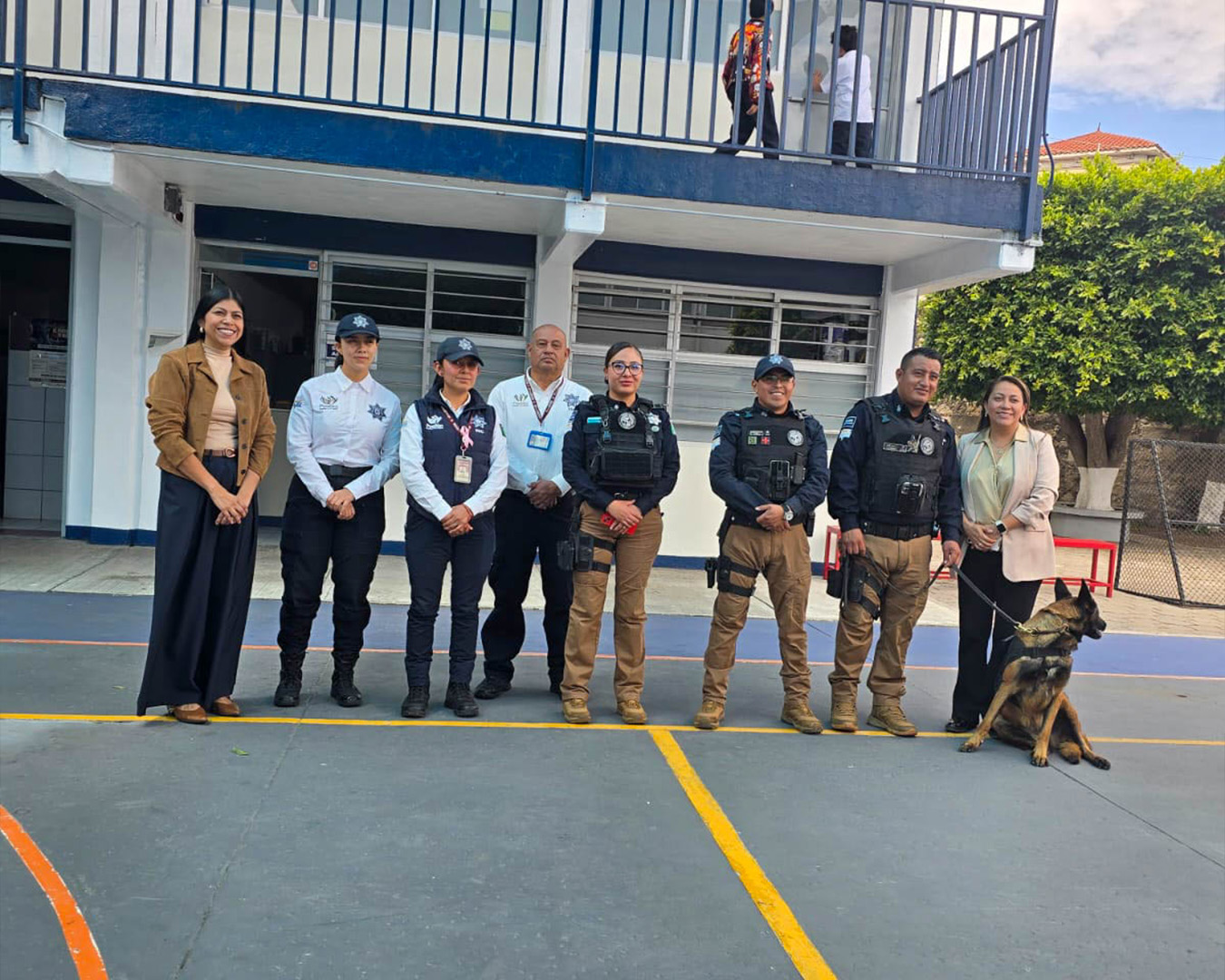 Estudiantes de Secundaria y Prepa UMAD Plantel Centro aprenden prevención con la Unidad K9
