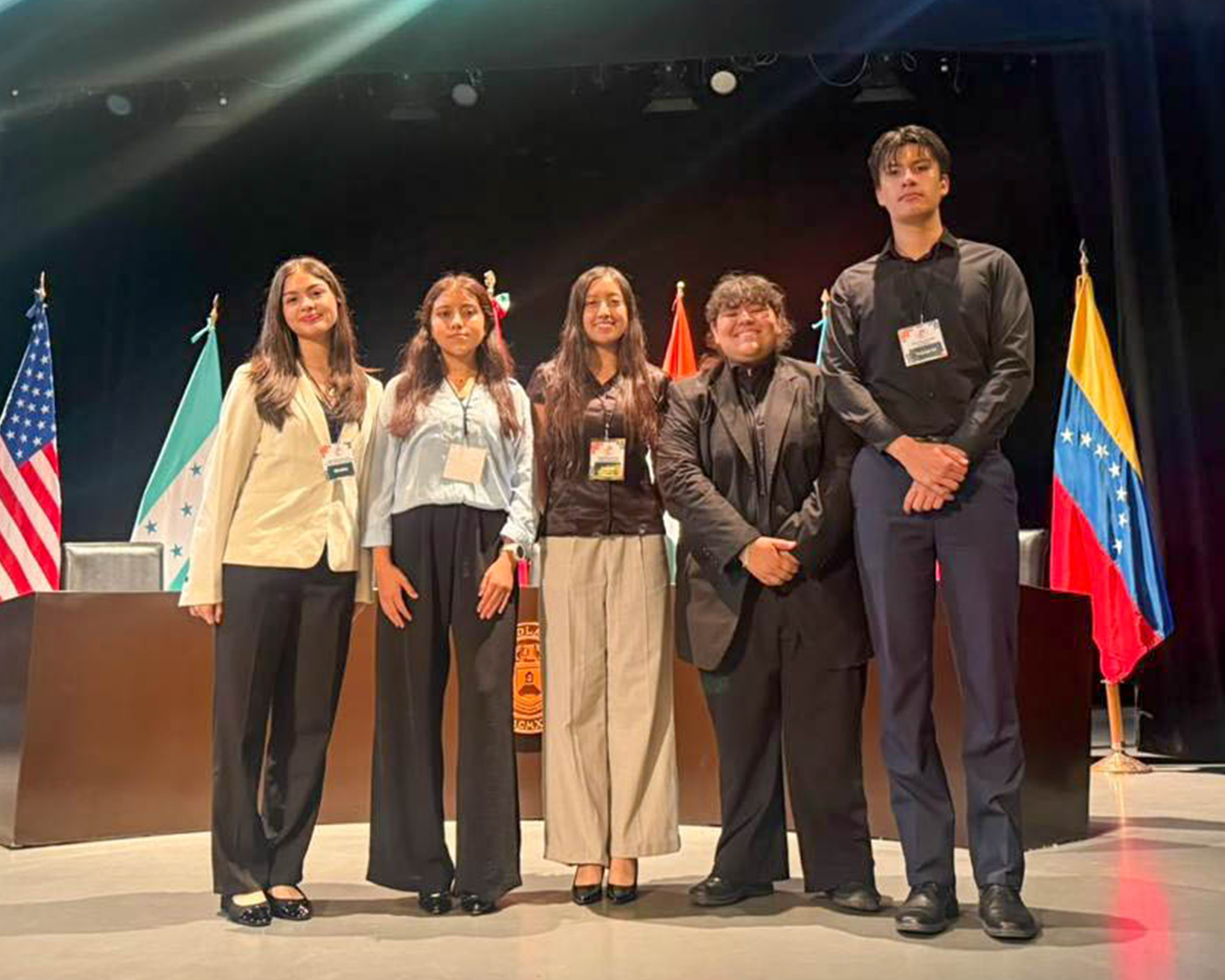 Estudiantes de Prepa UMAD Centro obtienen menciones honoríficas en Modelo de Naciones Unidas
