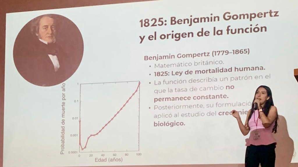 Sofia Velasco de Prepa UMAD Zavaleta expone modelo matemático contra el cáncer